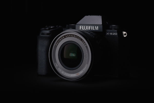 Fujifilm X-S20 with XC15-45mmF3.5-5.6 OIS PZ - Black