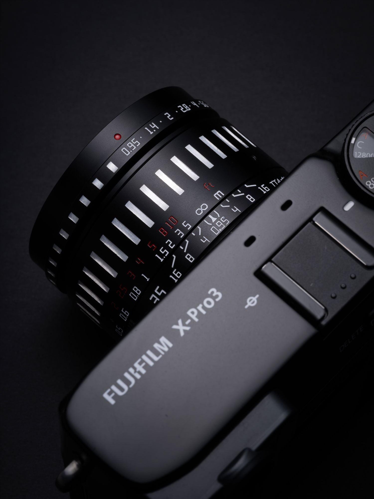 TTArtisan APS-C 35mm F0.95 X Mount Black & Silver
