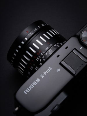 TTArtisan APS-C 35mm F0.95 X Mount Black & Silver