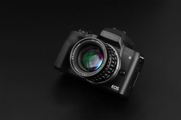 TTArtisan APS-C 35mm F0.95 EOS-R Mount Black & Silver