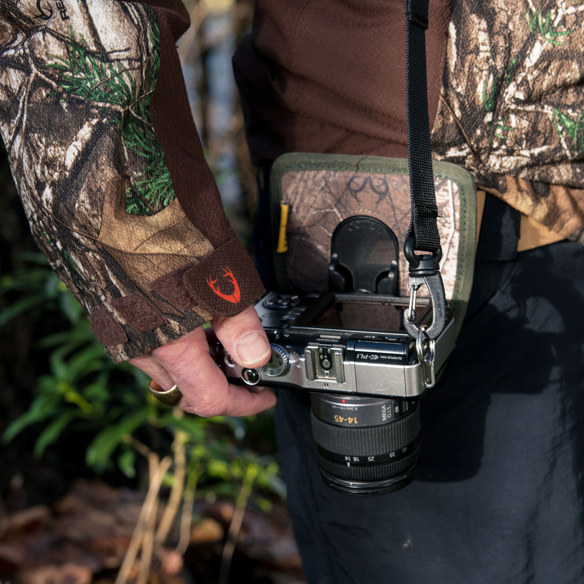 Cotton Carrier Wanderer Side Holster Camo