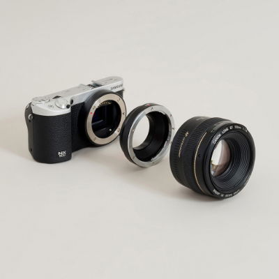 Urth Lens Adapter Canon (EF / EF-S) Lens to Samsung NX Mount