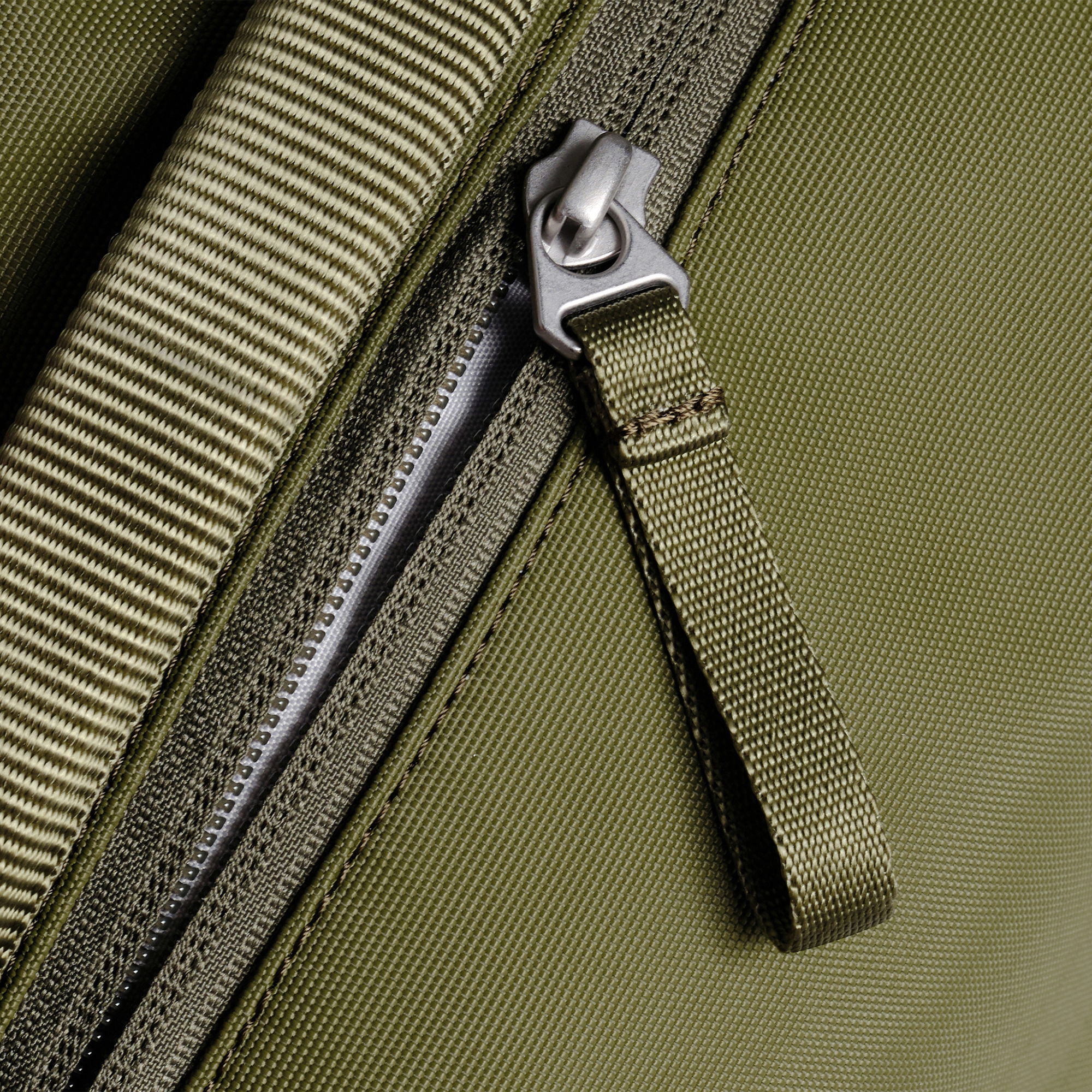 Urth Arkose 20L Backpack + Camera Insert (Green)
