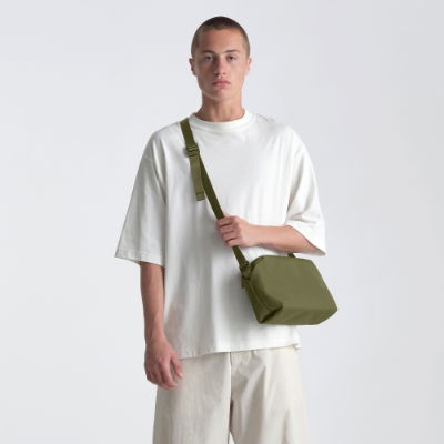 Urth Crossbody Bag (Green)