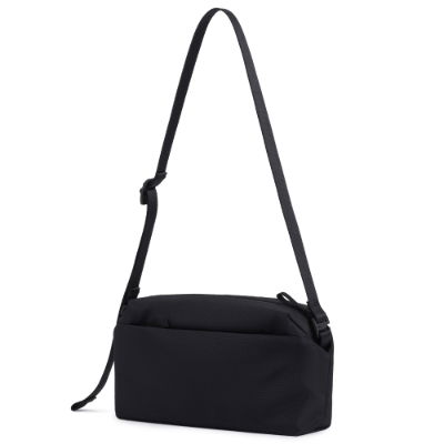 Urth Crossbody Bag (Black)