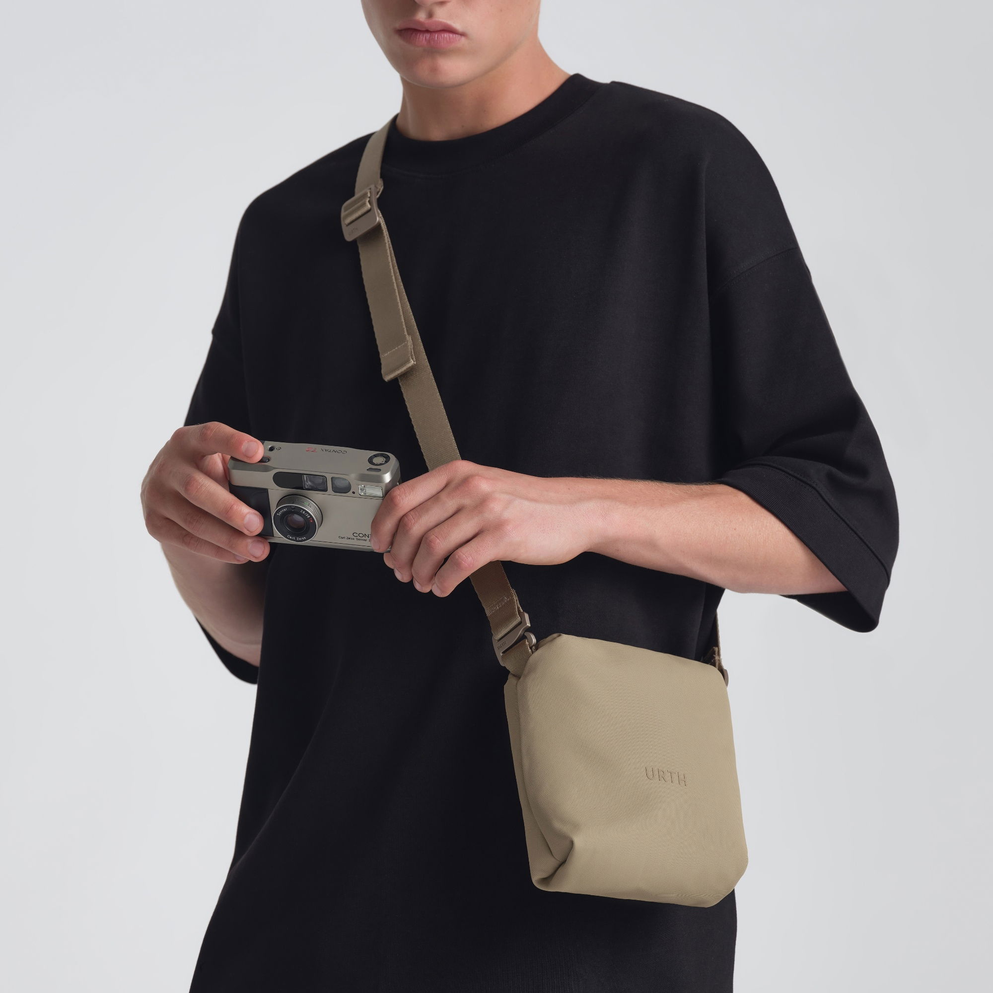Urth Point and Shoot Pouch (Beige)