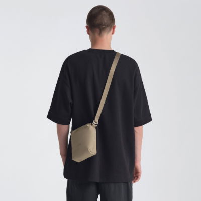 Urth Point and Shoot Pouch (Beige)